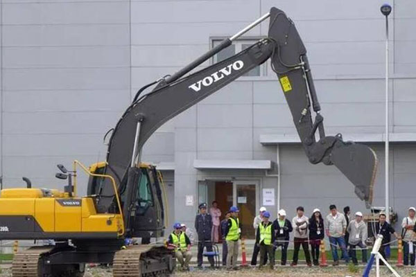 Anailís ar Chód Teip Inneall Tochail Volvo